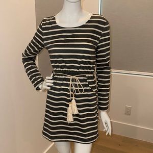Long sleeve striped dress with pockets and tie belt